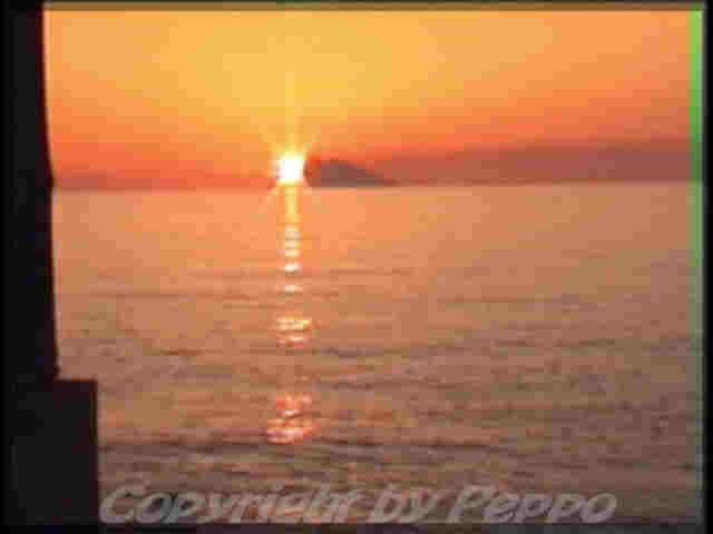 Sonnenuntergang hinter Stromboli