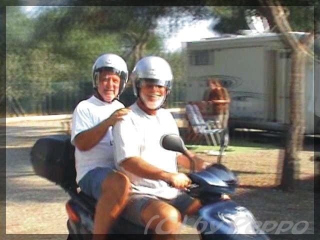 Peter und Peppo auf Motorrad